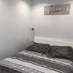 https://confortable-sky.andorra-la-vella-hotels.net